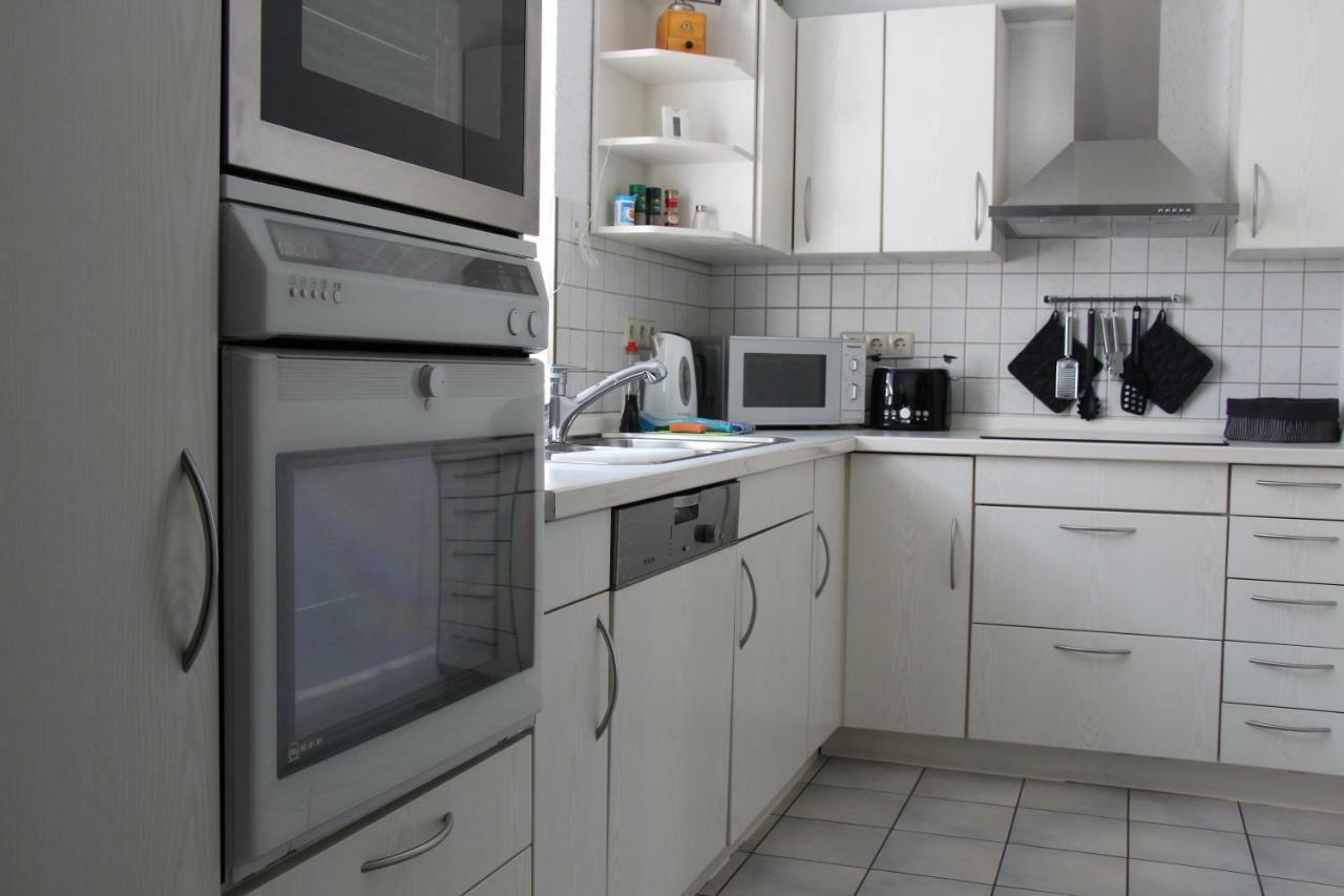 Schwarz-Weiss Apartment รูสท์ ภายนอก รูปภาพ