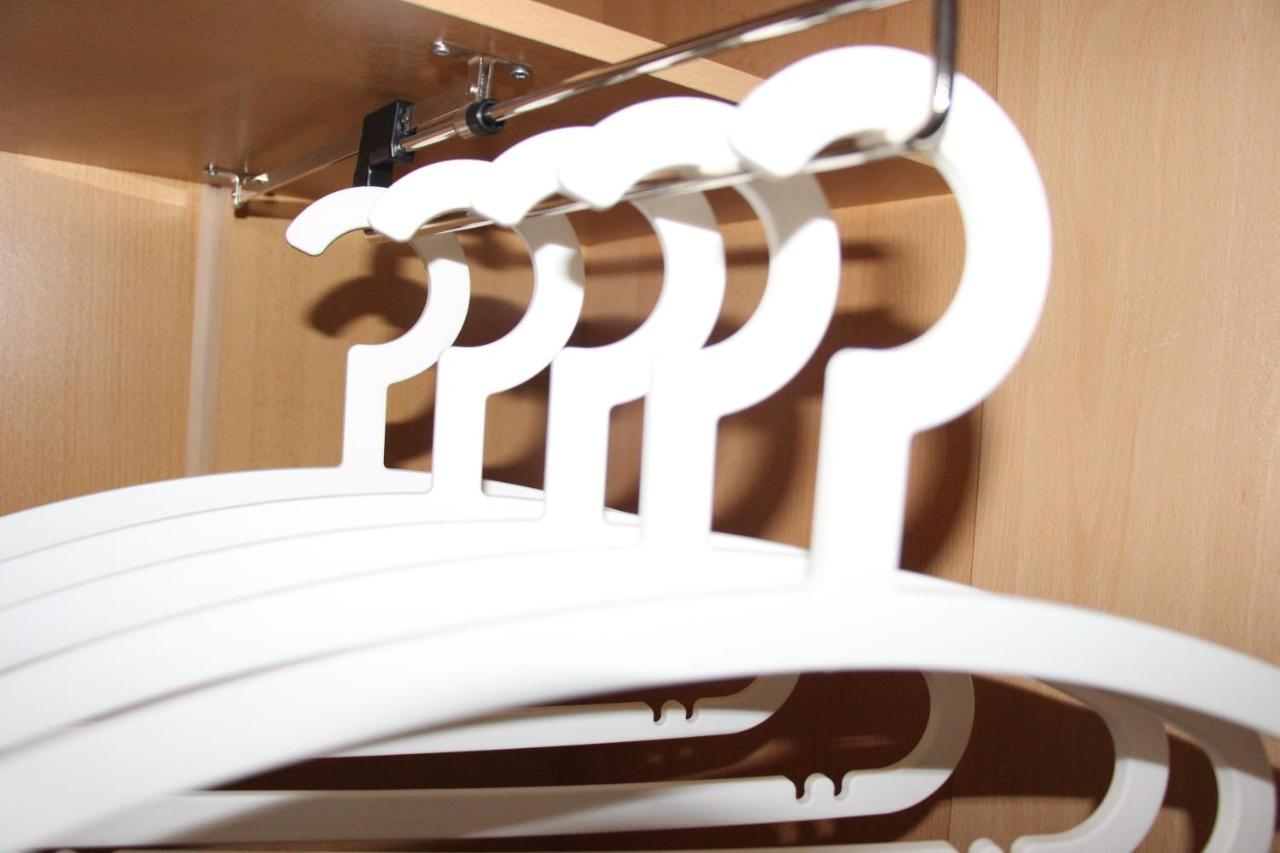 Schwarz-Weiss Apartment รูสท์ ภายนอก รูปภาพ