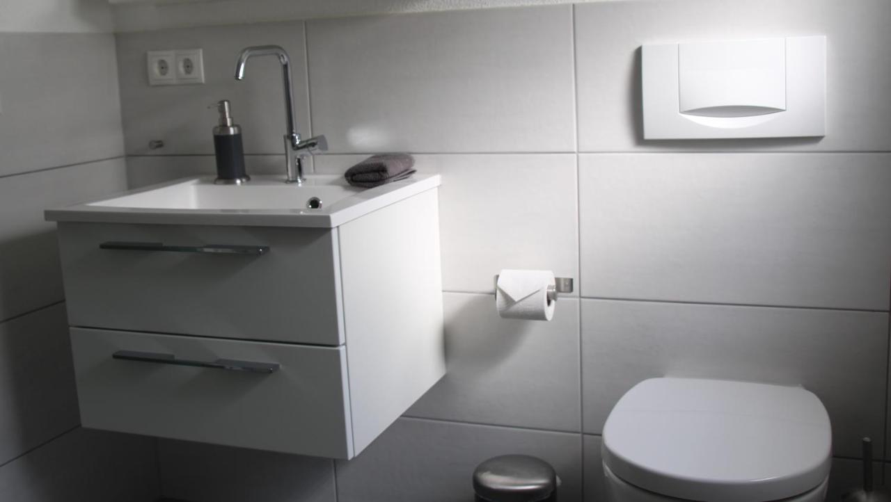 Schwarz-Weiss Apartment รูสท์ ภายนอก รูปภาพ