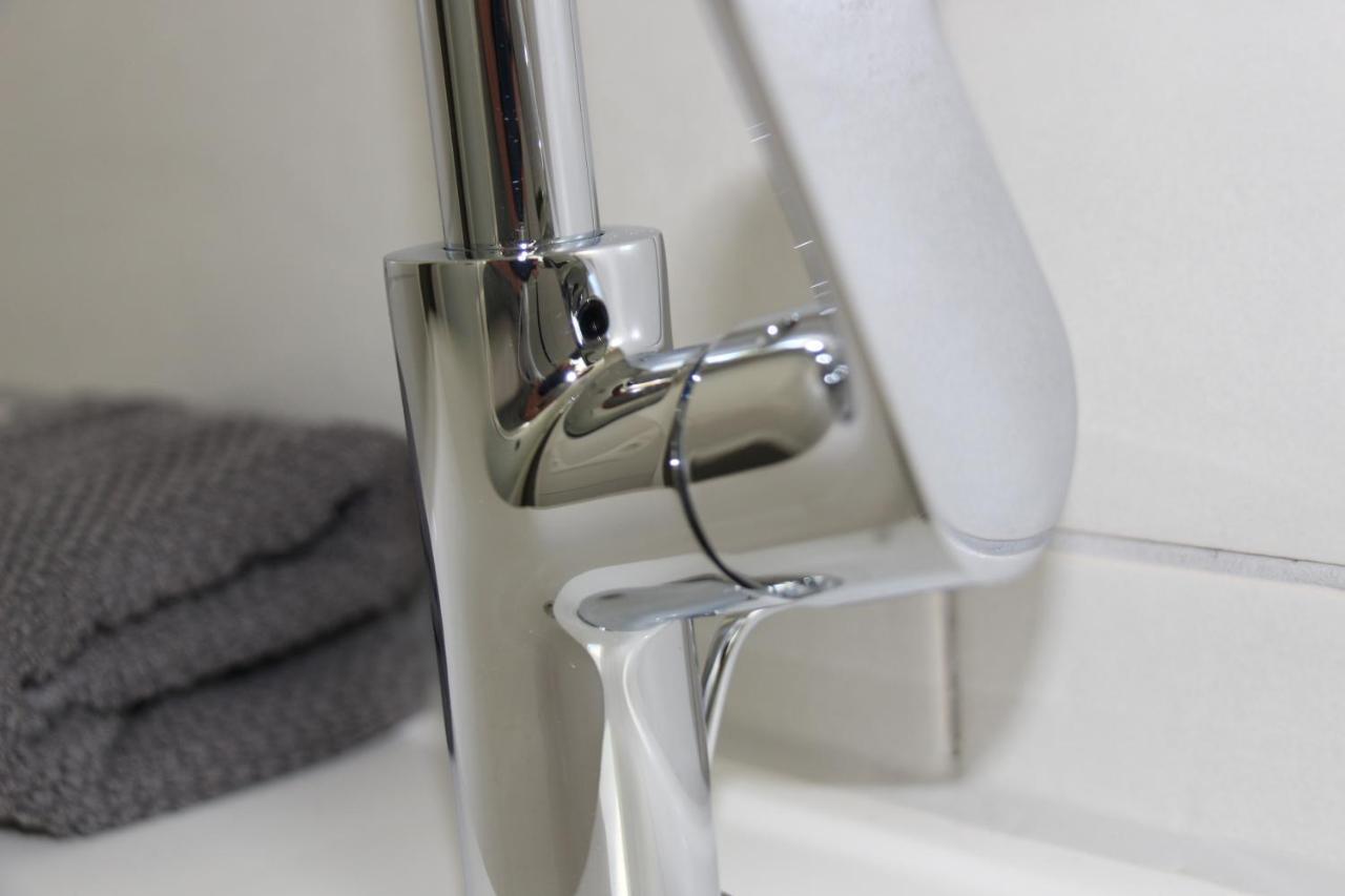 Schwarz-Weiss Apartment รูสท์ ภายนอก รูปภาพ